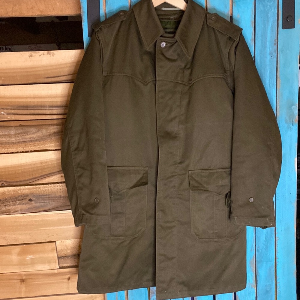 Vintage Serbian lined trench coat size 40 or medium olive green
